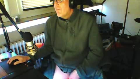        call me  Stefan online show from 04-25-26, 07:00