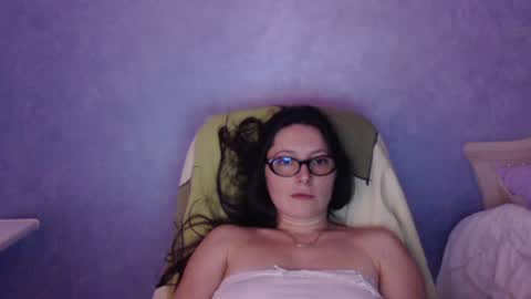 Snapshot of luckylinda23 chatting on 06-16-26, 09:06 luckylinda23 online show from 06-16-26, 09:06