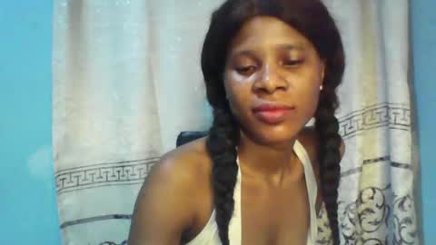 Snapshot of luckymadequeen chatting on 01-19-25, 10:28 Gloria online show from 01-19-25, 10:28