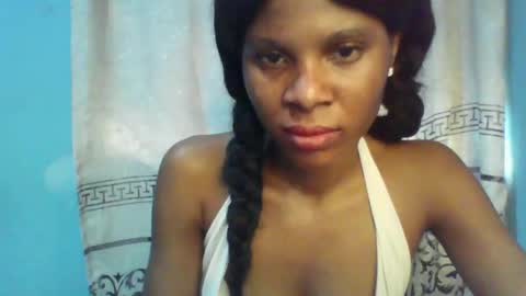 Snapshot of luckymadequeen chatting on 01-20-25, 07:15 Gloria online show from 01-20-25, 07:15