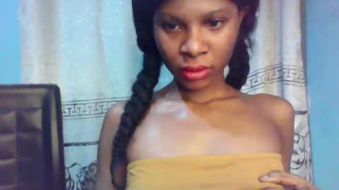 Snapshot of luckymadequeen chatting on 01-21-25, 06:00 Gloria online show from 01-21-25, 06:00