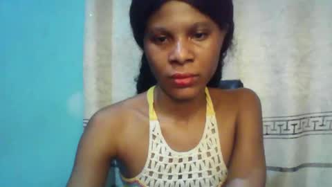 Snapshot of luckymadequeen chatting on 02-04-25, 01:02 Gloria online show from 02-04-25, 01:02