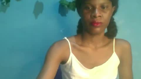 Snapshot of luckymadequeen chatting on 10-27-25, 11:20 Gloria online show from 10-27-25, 11:20