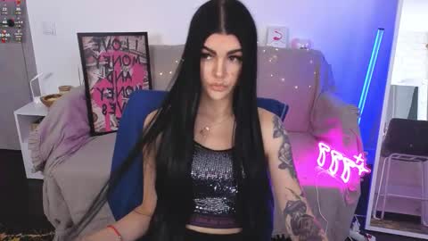 Monika online show from 10-20-25, 12:27