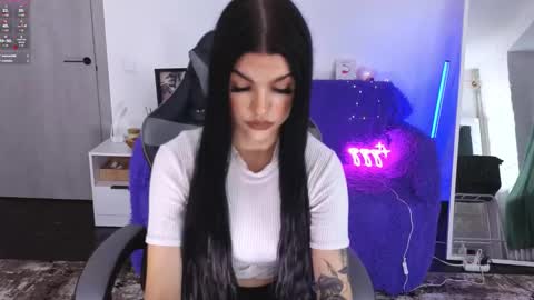 Monika online show from 11-25-25, 01:11