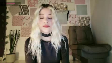 luckysapphire777 online show from 05-01-26, 12:10