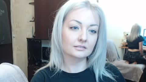 Snapshot of luckyshotgirl chatting on 07-12-26, 04:09 LuckyShot online show from 07-12-26, 04:09