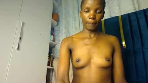 Snapshot of luckyy003 chatting on 09-22-25, 02:30 brielle online show from 09-22-25, 02:30