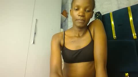 Snapshot of luckyy003 chatting on 09-25-25, 04:05 brielle online show from 09-25-25, 04:05