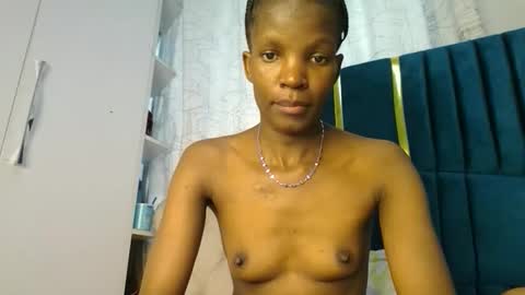 Snapshot of luckyy003 chatting on 10-08-25, 10:13 brielle online show from 10-08-25, 10:13