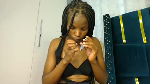 Snapshot of luckyy003 chatting on 10-13-25, 06:57 brielle online show from 10-13-25, 06:57