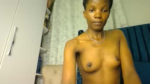 Snapshot of luckyy003 chatting on 10-21-25, 06:52 brielle online show from 10-21-25, 06:52