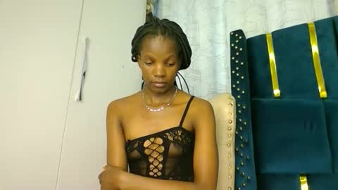 Snapshot of luckyy003 chatting on 10-22-25, 06:57 brielle online show from 10-22-25, 06:57