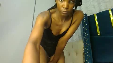 Snapshot of luckyy003 chatting on 10-25-25, 03:47 brielle online show from 10-25-25, 03:47