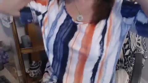 Snapshot of lucy_0000 chatting on 11-17-25, 06:03 lucy_0000 online show from 11-17-25, 06:03