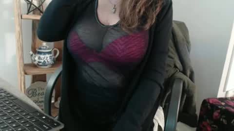 Snapshot of lucy_0000 chatting on 01-10-26, 06:48 lucy_0000 online show from 01-10-26, 06:48