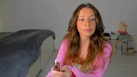 Snapshot of lucy__ray chatting on 09-30-25, 01:54 lucy__ray online show from 09-30-25, 01:54