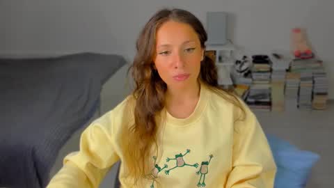 Snapshot of lucy__ray chatting on 10-02-25, 05:42 lucy__ray online show from 10-02-25, 05:42