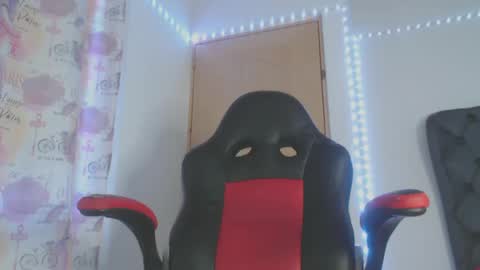 Snapshot of lucy_chanell chatting on 02-06-25, 01:49 lucy online show from 02-06-25, 01:49