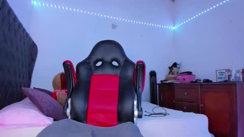 Snapshot of lucy_chanell chatting on 11-16-25, 10:15 lucy online show from 11-16-25, 10:15