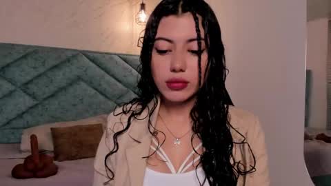 Lucy Greys online show from 03-26-26, 10:54