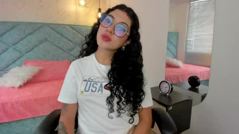 Lucy Greys online show from 04-21-26, 08:01