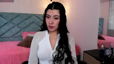 Lucy Greys online show from 04-29-26, 01:15