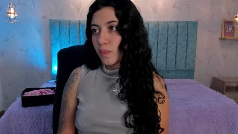 Snapshot of lucy_greys_ chatting on 07-09-26, 01:48 Lucy Greys online show from 07-09-26, 01:48