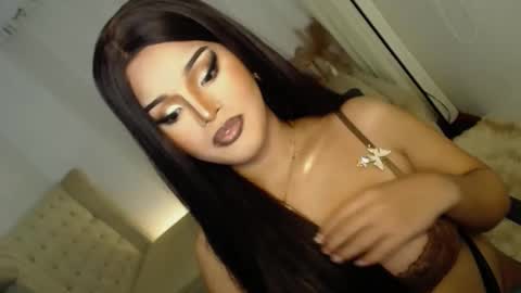    MONA    online show from 03-09-25, 06:21