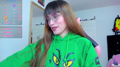 Snapshot of lucy_hess_ chatting on 12-19-24, 05:29 Lucy online show from 12-19-24, 05:29