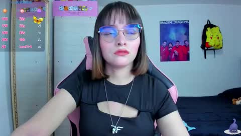 Snapshot of lucy_hess_ chatting on 10-09-25, 09:02 Lucy online show from 10-09-25, 09:02