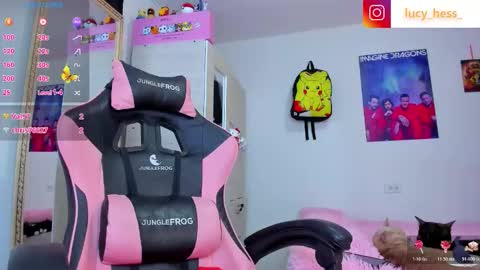 Snapshot of lucy_hess_ chatting on 12-20-25, 06:15 Lucy online show from 12-20-25, 06:15