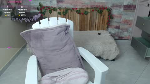 Snapshot of lucy_joi chatting on 12-02-24, 06:30 Luciana online show from 12-02-24, 06:30