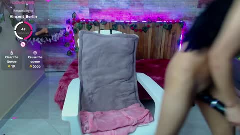 Snapshot of lucy_joi chatting on 12-19-24, 02:12 Luciana online show from 12-19-24, 02:12