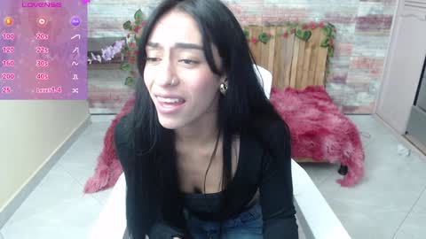 Snapshot of lucy_joi chatting on 12-23-24, 01:40 Luciana online show from 12-23-24, 01:40