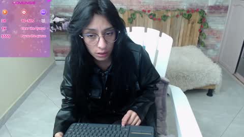 Snapshot of lucy_joi chatting on 01-04-25, 02:46 Luciana online show from 01-04-25, 02:46