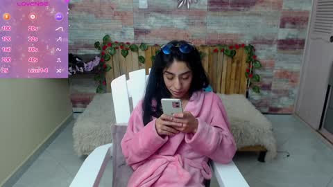 Snapshot of lucy_joi chatting on 01-05-25, 09:05 Luciana online show from 01-05-25, 09:05