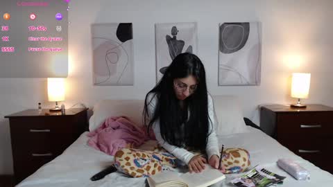 Snapshot of lucy_joi chatting on 01-21-25, 09:03 Luciana online show from 01-21-25, 09:03