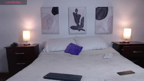 Snapshot of lucy_joi chatting on 01-23-25, 05:13 Luciana online show from 01-23-25, 05:13