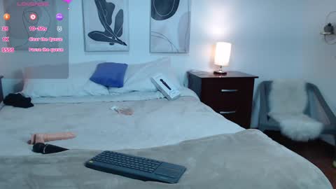 Snapshot of lucy_joi chatting on 02-03-25, 04:35 Luciana online show from 02-03-25, 04:35