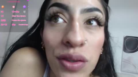 Snapshot of lucy_joi chatting on 02-09-25, 06:01 Luciana online show from 02-09-25, 06:01