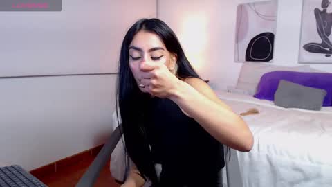 Snapshot of lucy_joi chatting on 03-04-25, 12:50 Luciana online show from 03-04-25, 12:50