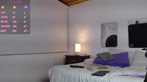 Snapshot of lucy_joi chatting on 03-07-25, 05:40 Luciana online show from 03-07-25, 05:40