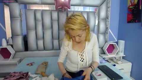  SleepyAbuela online show from 11-03-25, 12:50