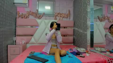 Lucy unlimit come back here  online show from 11-29-25, 03:31