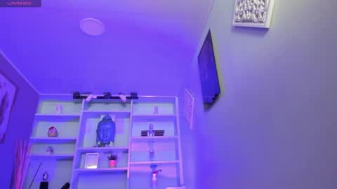 Lucy  online show from 02-24-25, 11:19