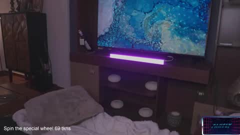 Lucy Alien  online show from 12-20-24, 12:41