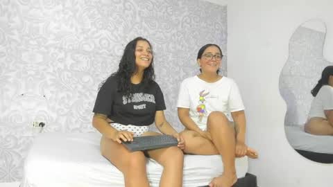 lucyandbella online show from 04-10-26, 01:38