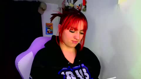 Snapshot of lucycherry__ chatting on 02-21-25, 05:02 LUCIA online show from 02-21-25, 05:02