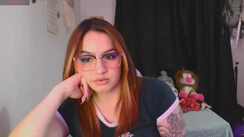 Snapshot of lucycherry__ chatting on 09-24-25, 03:21 LUCIA online show from 09-24-25, 03:21